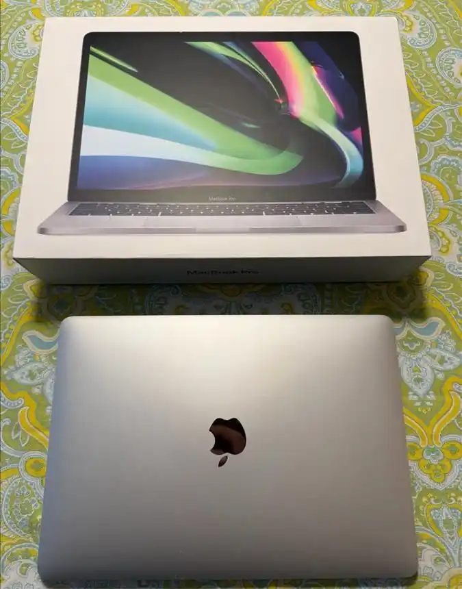 PRODAVAM M1 MACBOOK PRO!