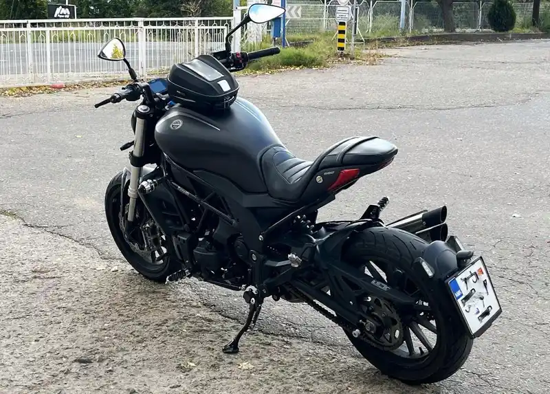 Benelli 502c cruiser
