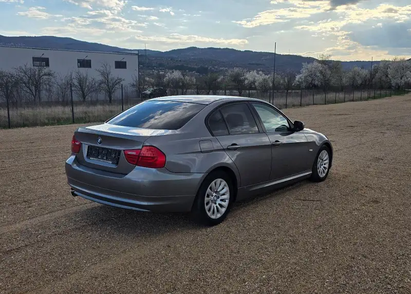 BMW 318 d.143 kd.2009 god