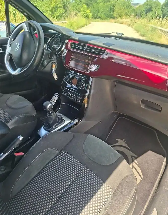 Citroen DS 3 2010 god 1.6 benzin 210000km