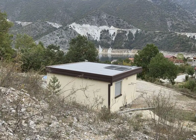 Се продава викенд куќа Tiny House со поглед на езеро Козјак