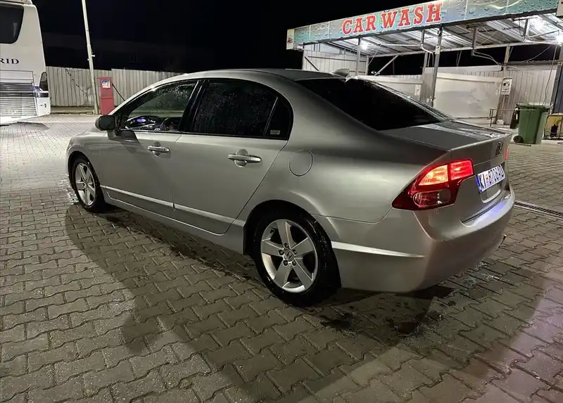 Honda Civic 4DR