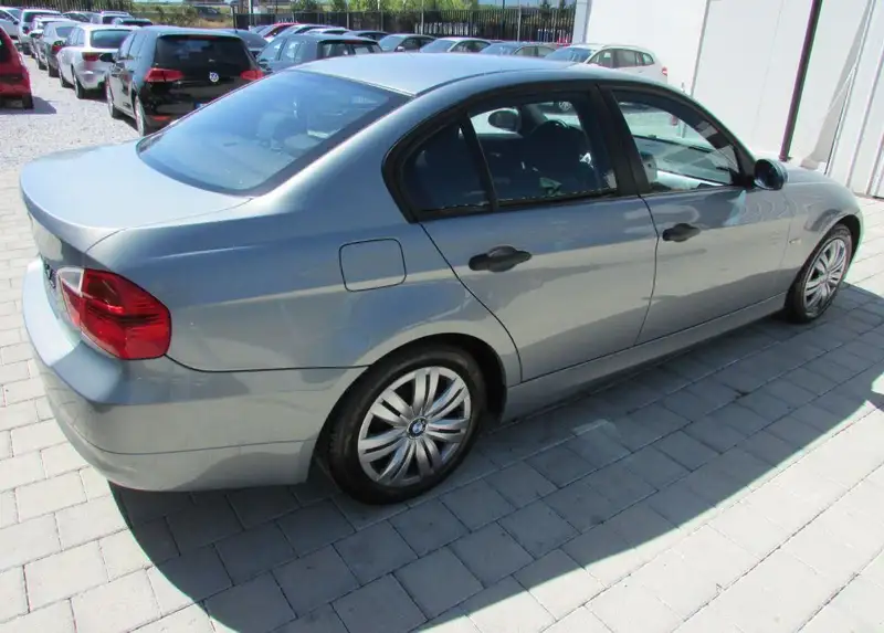 BMW e90 320i 110kw AVTOMATIK 2005god. "AVTOCENTAR"