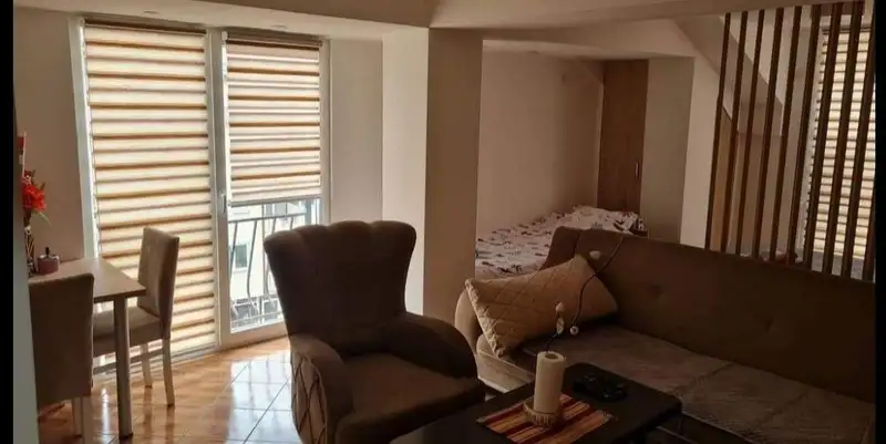 Se prodava Stan vo centar 90 m2