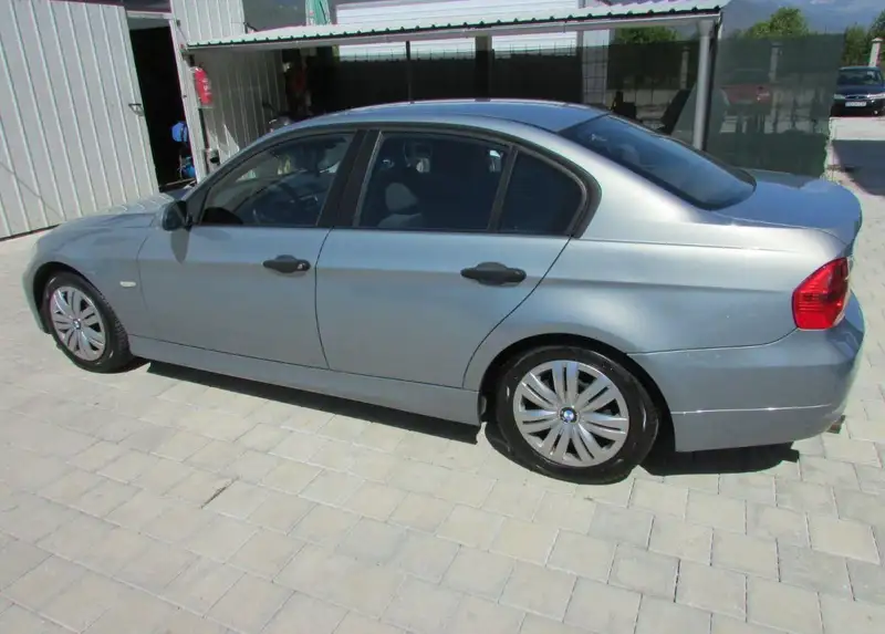 BMW e90 320i 110kw AVTOMATIK 2005god. "AVTOCENTAR"