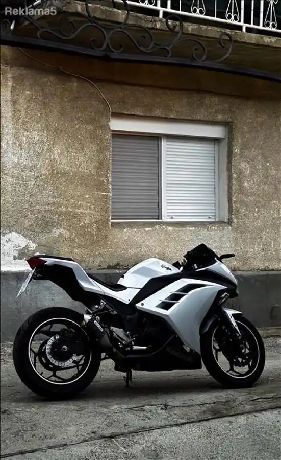 Kawasaki Ninja 300