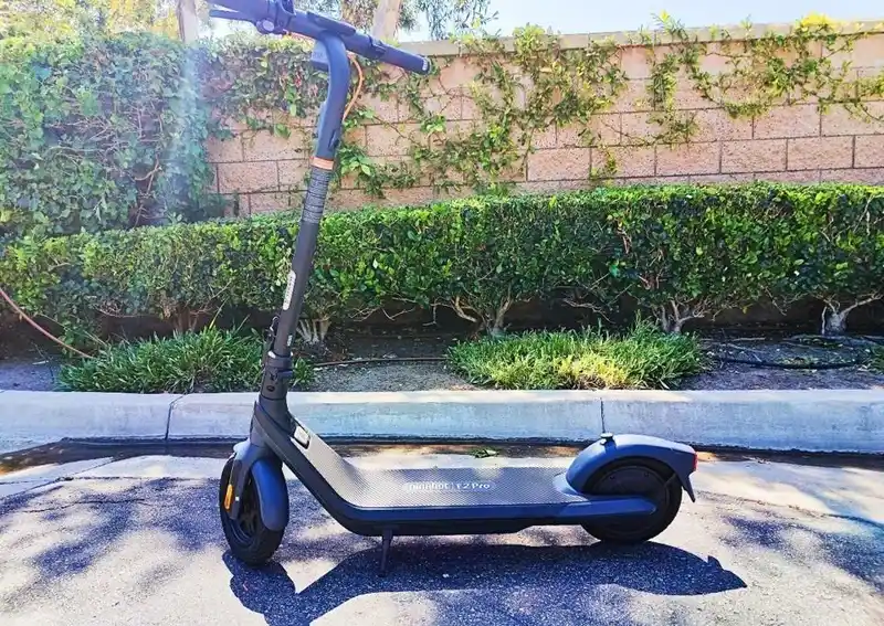 TROTINET Segway Ninebot E2 pro Nov so garancija