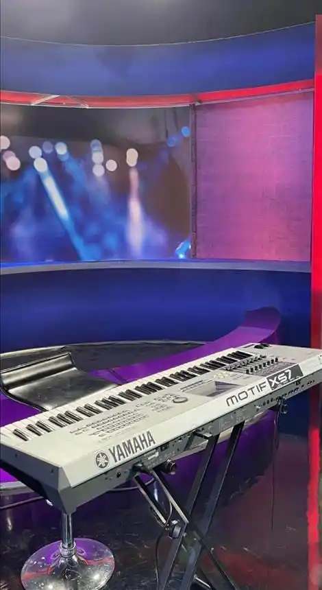 Се продава YAMAHA MOTIF XS7