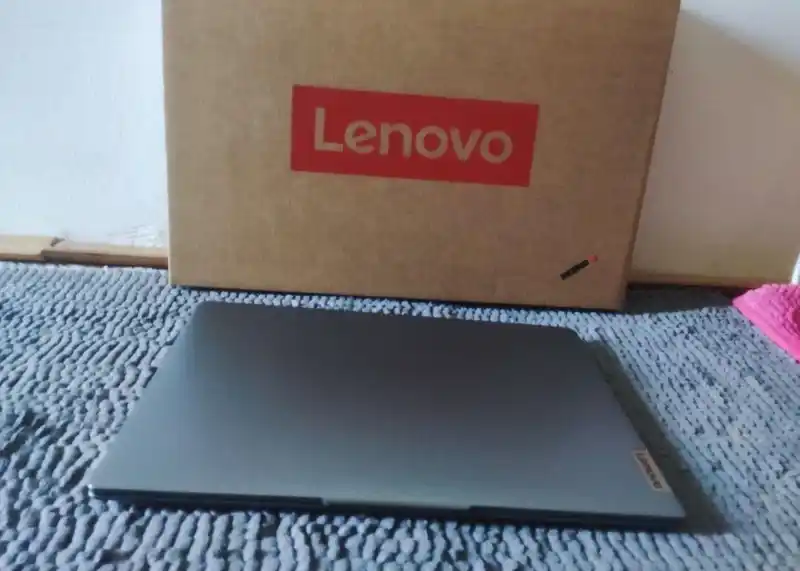 Laptop Lenovo IdeaPad Slim 3