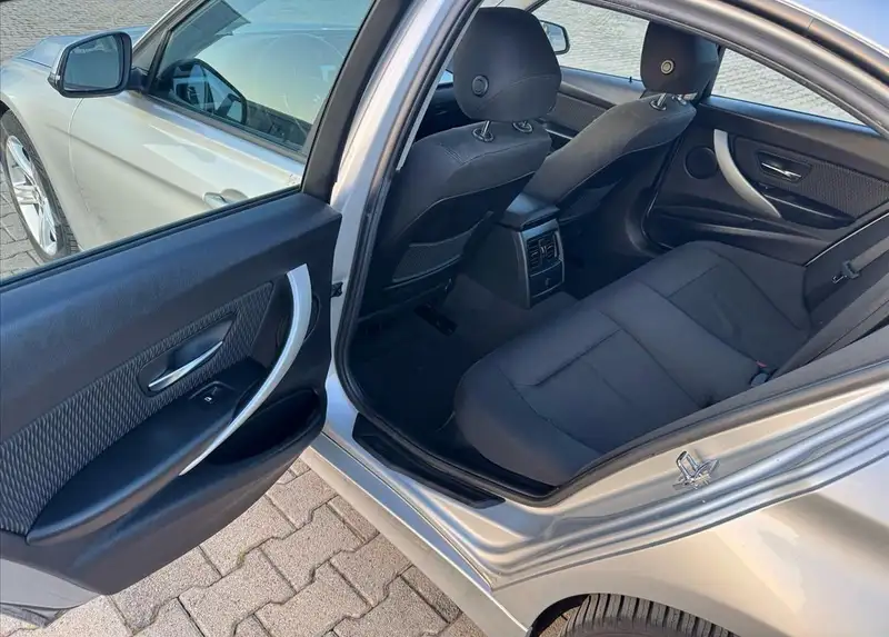BMW 318 D AUTOMATIC 8G SPORT LINE 2013 FULL OPREMA UNIKAT