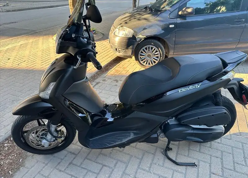 Beverly Piaggio 350 Touring Black