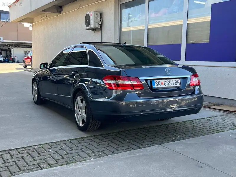 Mercedes E 220 cdi Avantgarde Automatic 2009 Godina