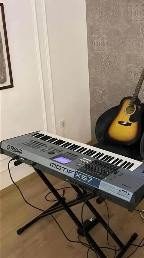Се продава YAMAHA MOTIF XS7