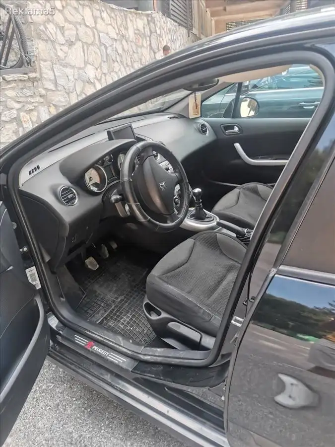 Se prodava peugeot 308