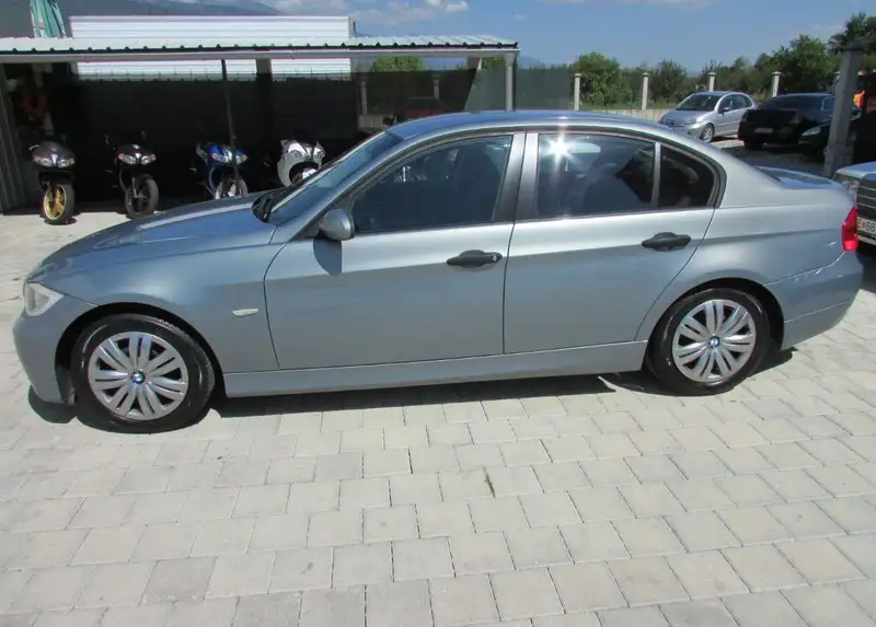 BMW e90 320i 110kw AVTOMATIK 2005god. "AVTOCENTAR"