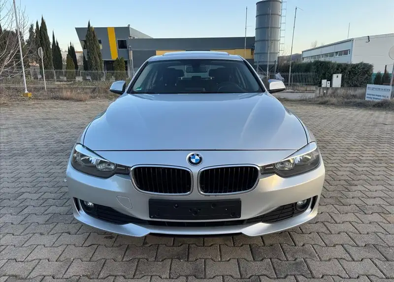 BMW 318 D AUTOMATIC 8G SPORT LINE 2013 FULL OPREMA UNIKAT