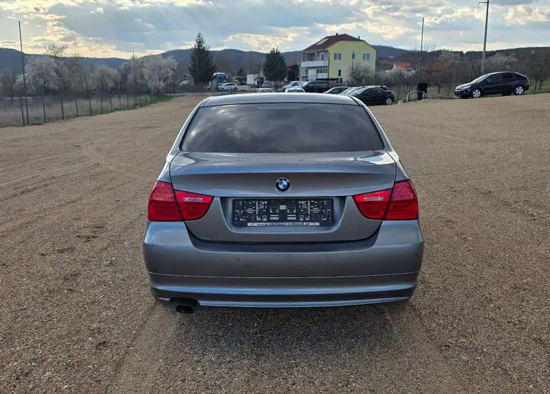 BMW 318 d.143 kd.2009 god