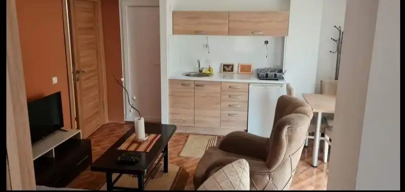 Se prodava Stan vo centar 90 m2