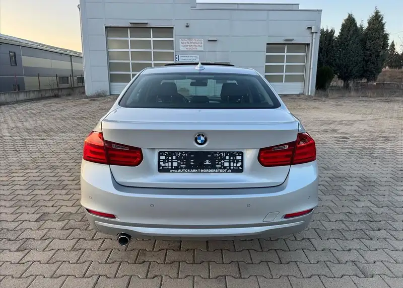 BMW 318 D AUTOMATIC 8G SPORT LINE 2013 FULL OPREMA UNIKAT