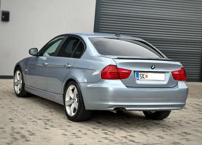 BMW E90 316d FACELIFT -2010