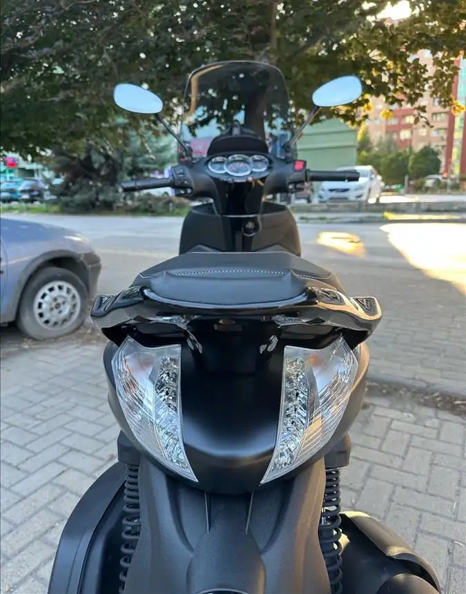 Beverly Piaggio 350 Touring Black