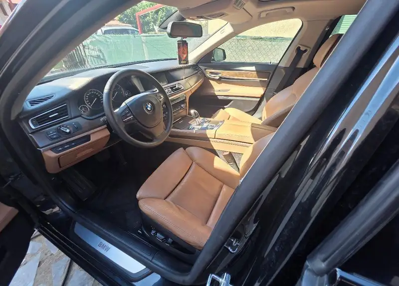 BMW 730 - Full Oprema