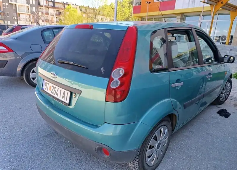 FORD FIESTA 1.3 BENZIN PLIN ODLICNA