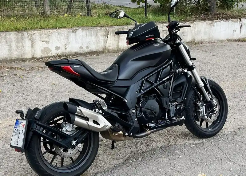 Benelli 502c cruiser