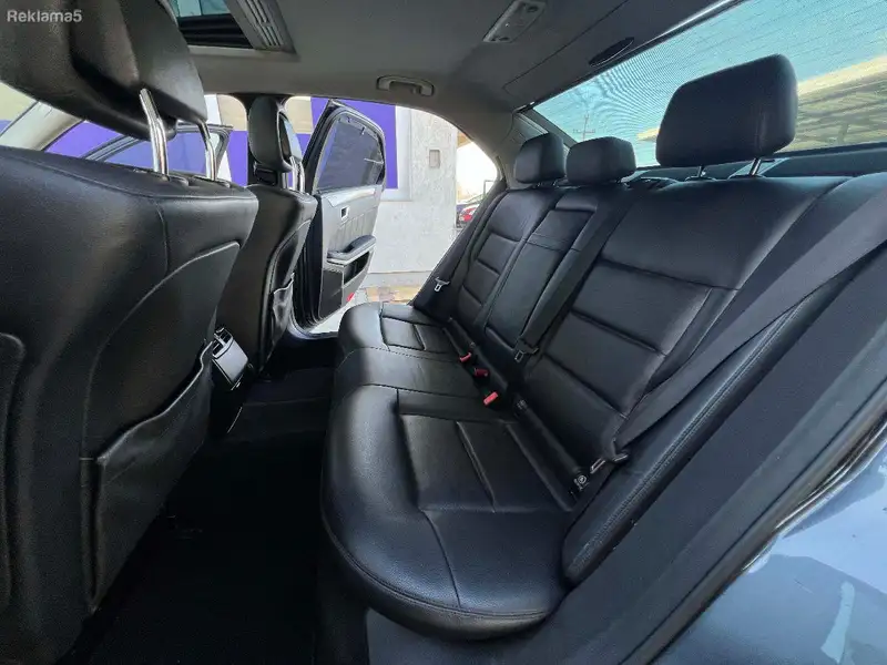 Mercedes E 220 cdi Avantgarde Automatic 2009 Godina