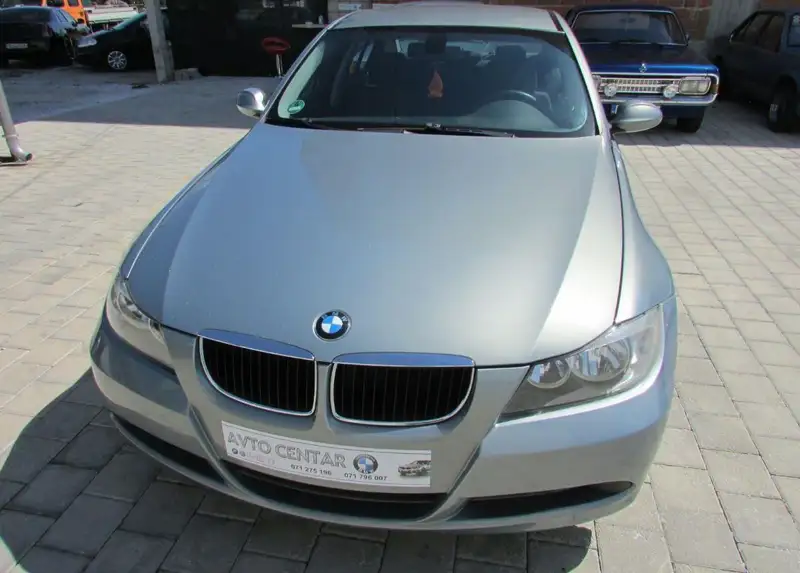 BMW e90 320i 110kw AVTOMATIK 2005god. "AVTOCENTAR"