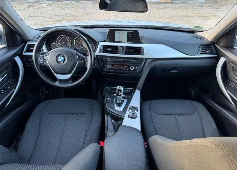 BMW 318 D AUTOMATIC 8G SPORT LINE 2013 FULL OPREMA UNIKAT