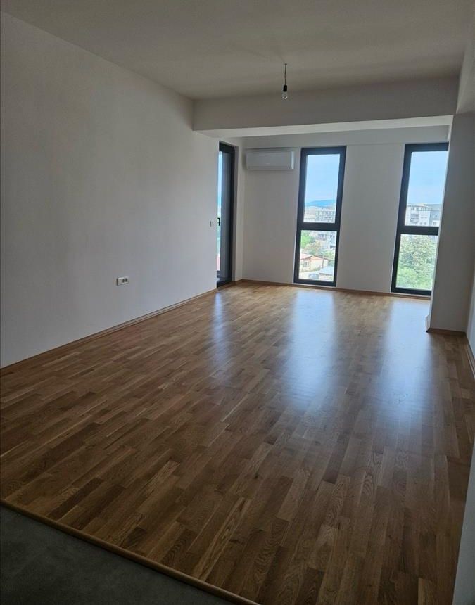 Се издава нов стан 50м2